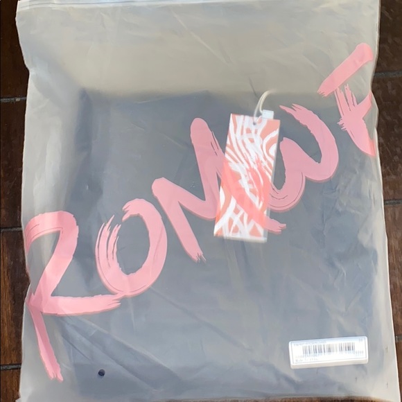 Guys Ripped Jeans - Picture 3 of 3